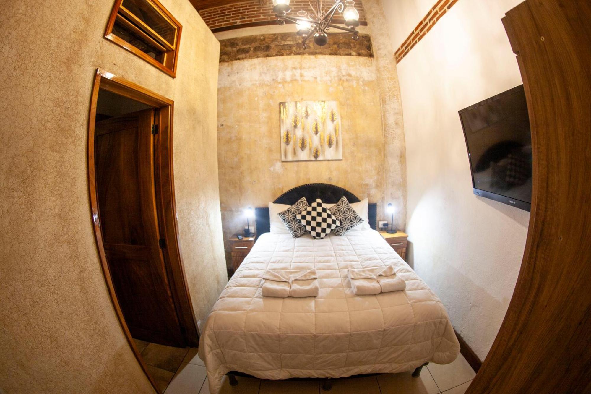 Hot Chipilin Hostel Antigua Exterior photo