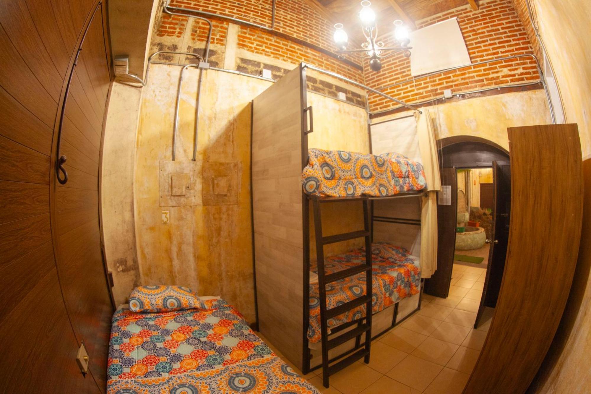 Hot Chipilin Hostel Antigua Exterior photo